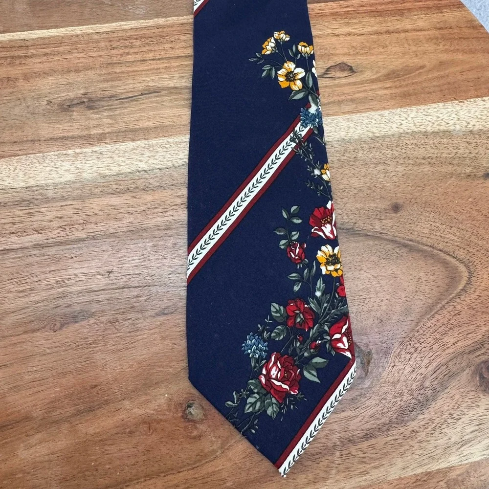 100%‎ Silk Giofer Floral Necktie Navy Blue, Red, Yellow Floral Print Italian 58